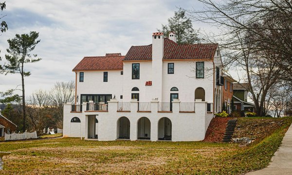 Idées inspirantes pour concevoir une table résine époxy personnalisée